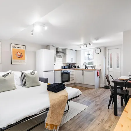 Cosy One Bed Apt In Leeds City Exterior photo