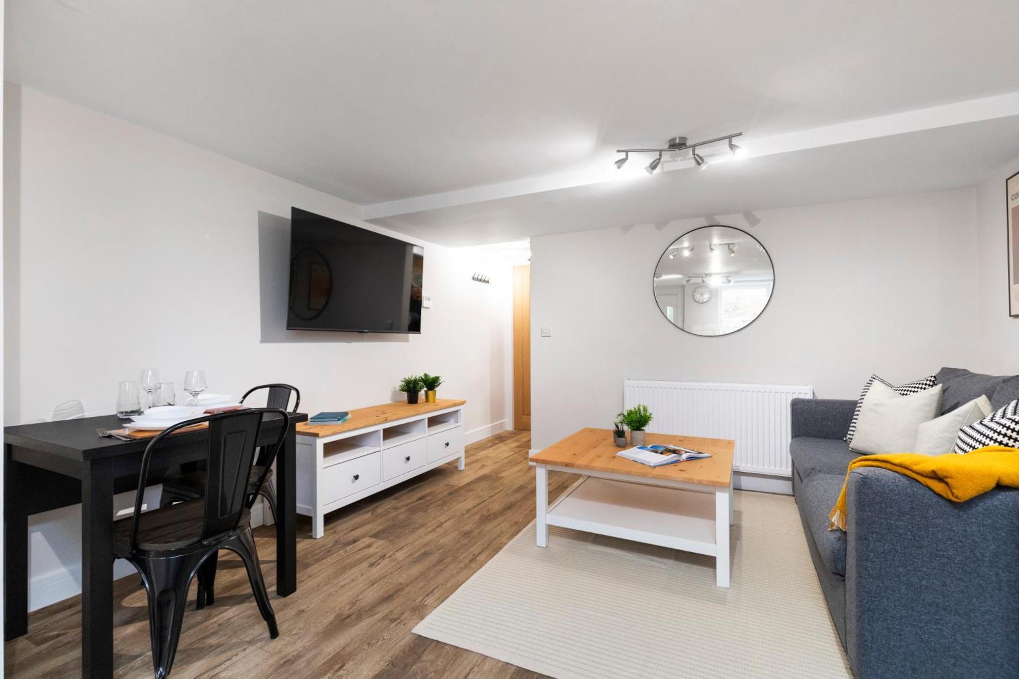 Cosy One Bed In Leeds Apartment